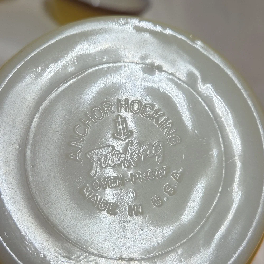 Vintage Anchor Hocking Fire King Bowls, Set Of 3 - Picture 3 of 3